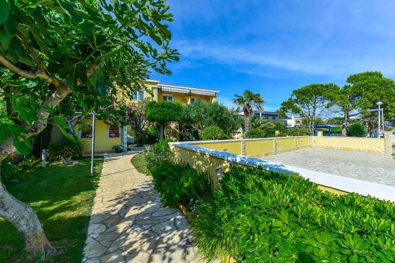 ויר Apartment House Inga מראה חיצוני תמונה