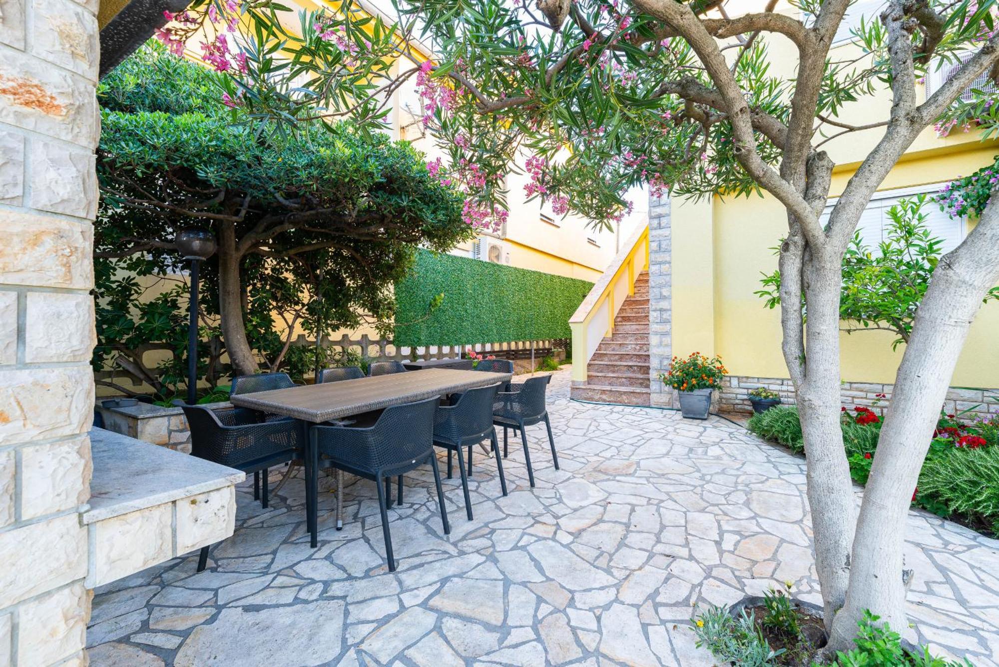 ויר Apartment House Inga מראה חיצוני תמונה